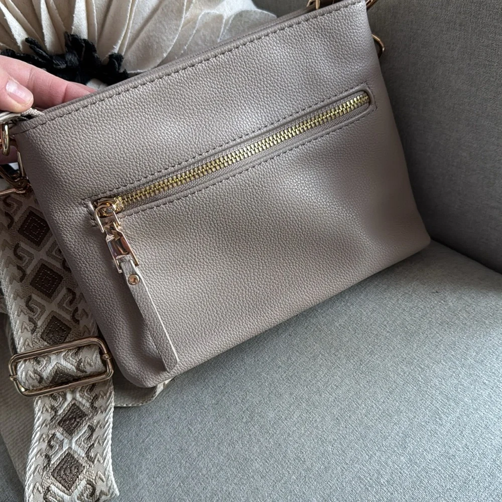 Mystique zippered crossbody faux leather purse